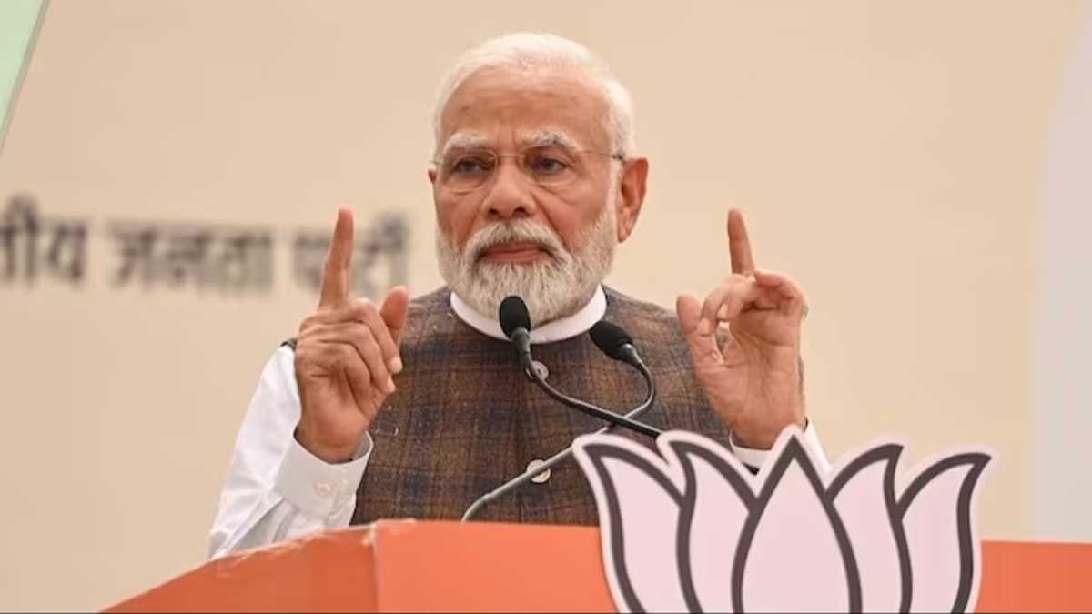 पीएम मोदी दो दिवसीय यात्रा पर असम पहुंचे, आज 11600 करोड़ रुपये की परियोजनाओं की करेंगे शुरुआत